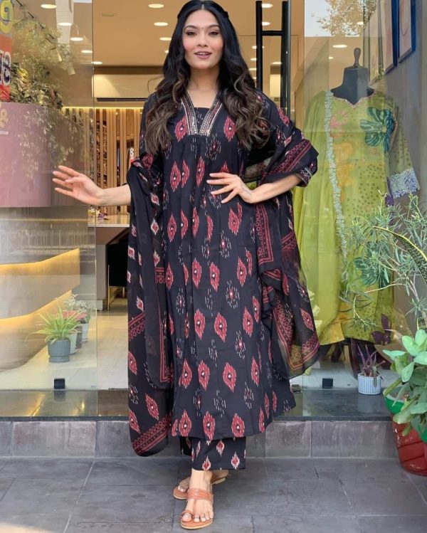 Pure Cotton Kurta Set with Dupatta with Lace Work on Neckline and Sleeves. - Image 4