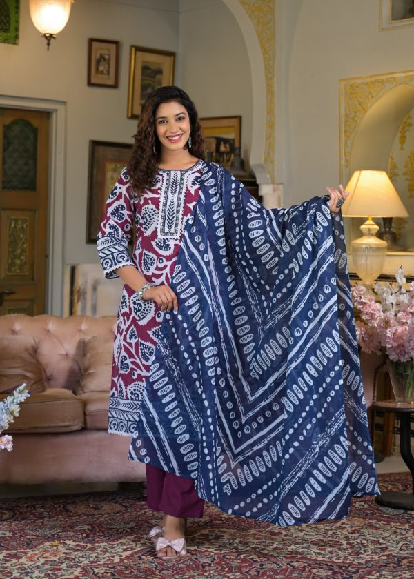 ikkat Print Kurta Set With Dupatta With Patch Work and Intricate Lace Work