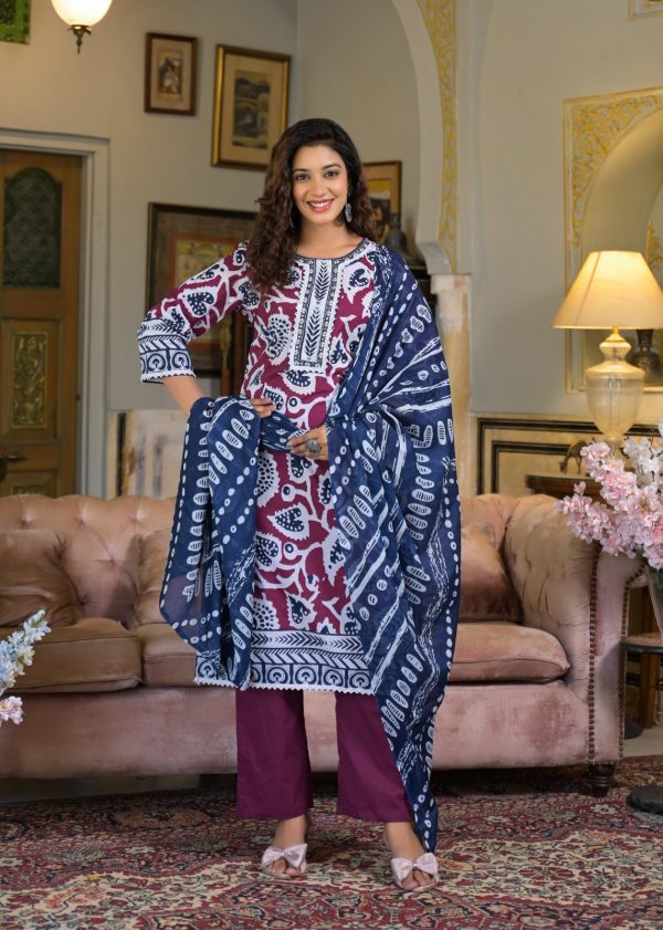 ikkat Print Kurta Set With Dupatta With Patch Work and Intricate Lace Work - Image 5