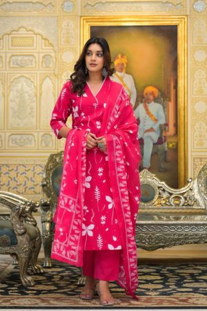 Women Viscose Rayon styles pink Kurta Set with Dupatta