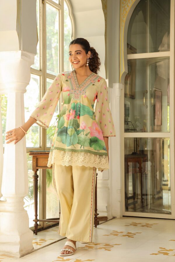 The Roohani Cord Set in Mul Cotton Fabric - Image 3